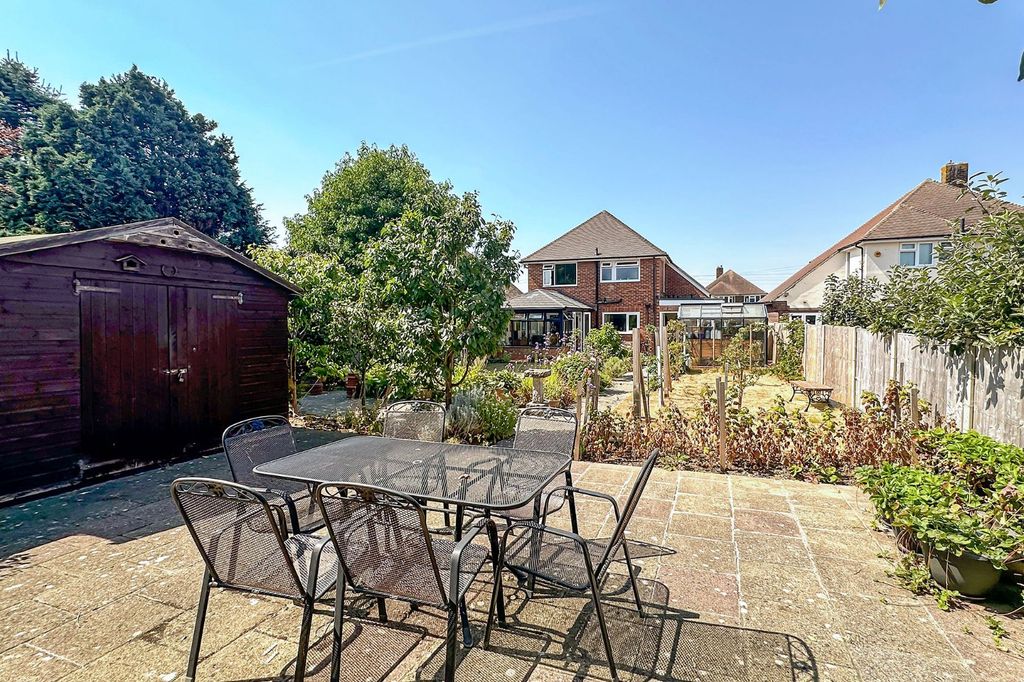 Property photo 1 of 16 Picture No. 23