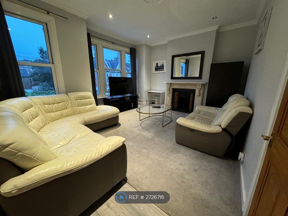 Property photo 2 of 8