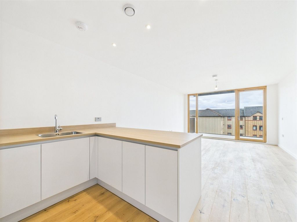 Property photo 2 of 22 Picture No. 32