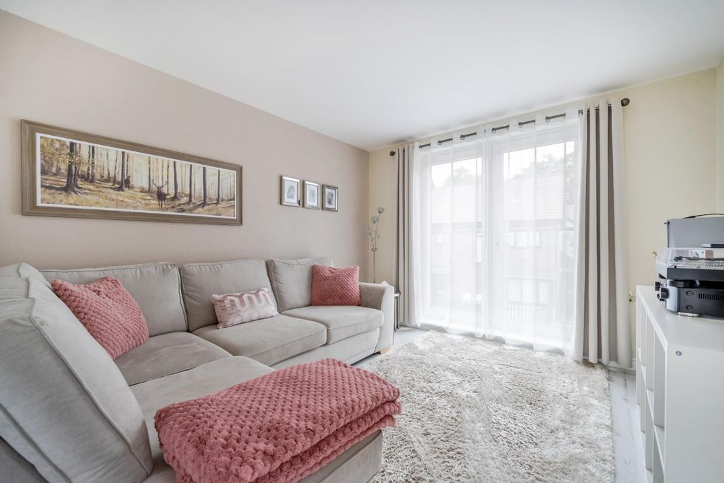 Property photo 3 of 8 1359850-1-68E66E8602062.Jpg