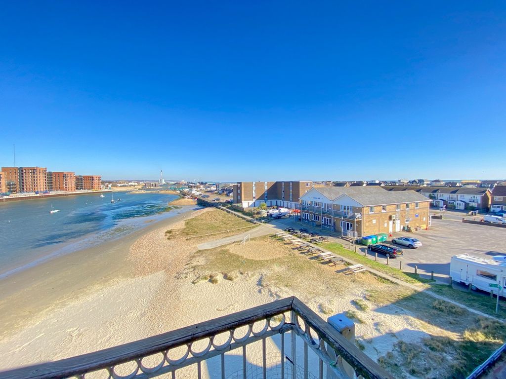 Property photo 2 of 16 Picture No. 11