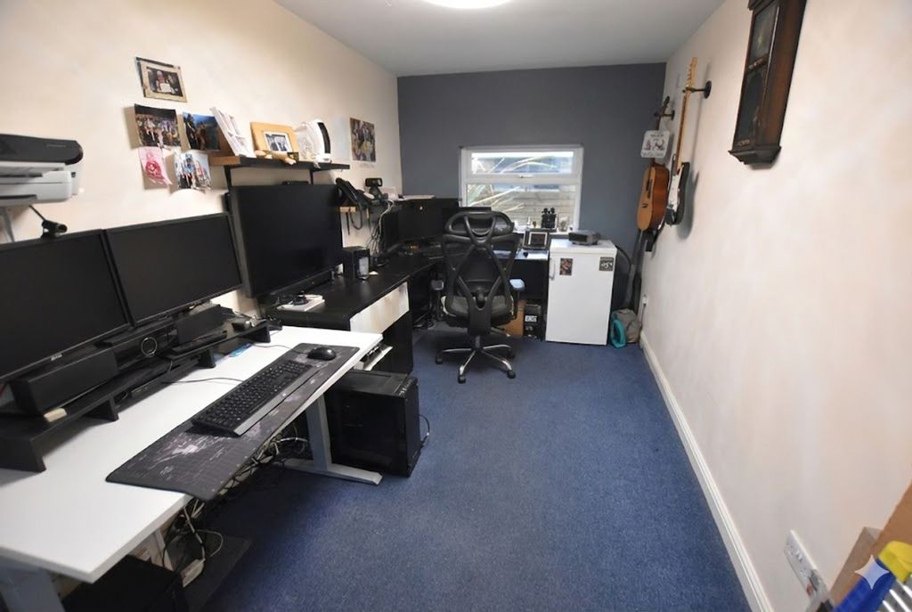 Property photo 3 of 12