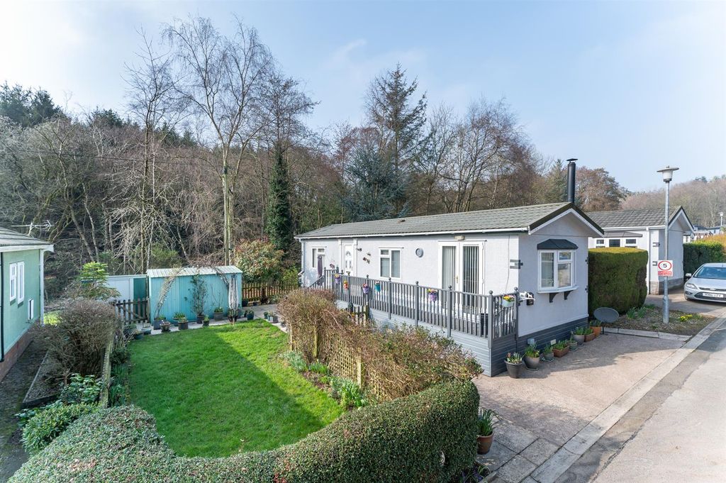 Property photo 1 of 20 St Helenas