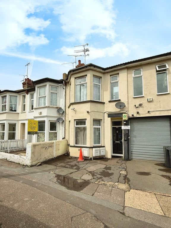 Property photo 1 of 2