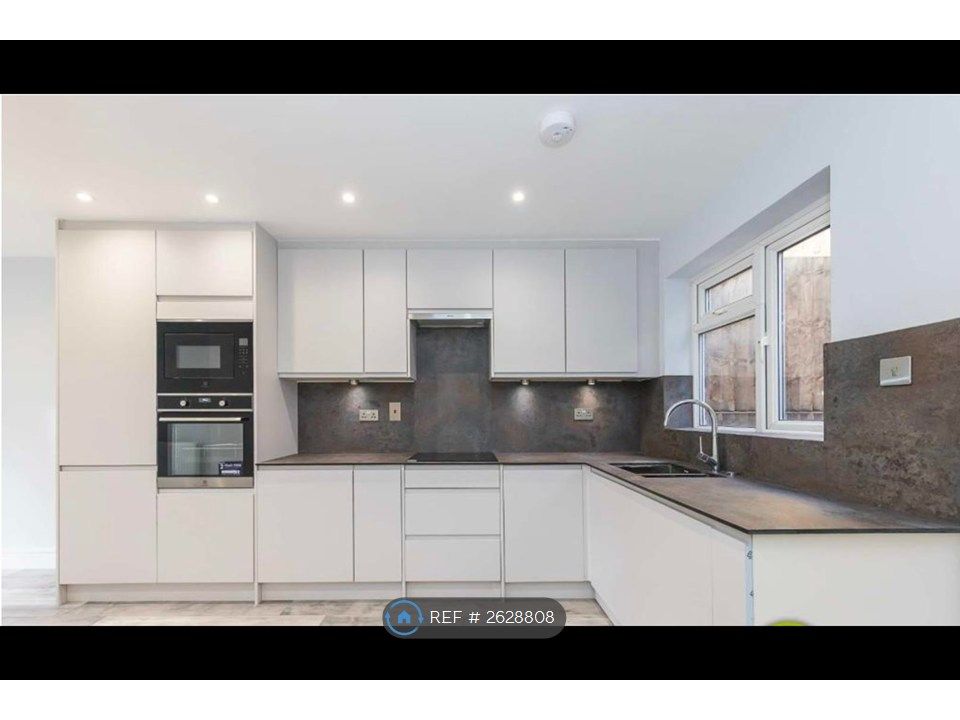 Property photo 2 of 9 Kitchen-Dinette