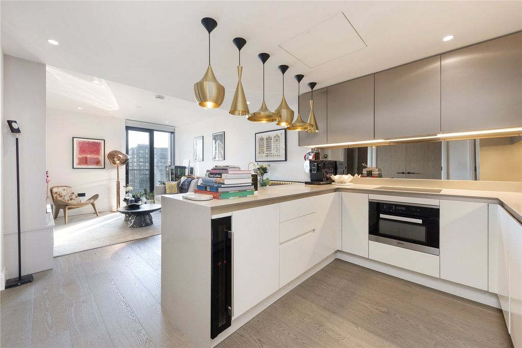 Property photo 1 of 9 Kitchen