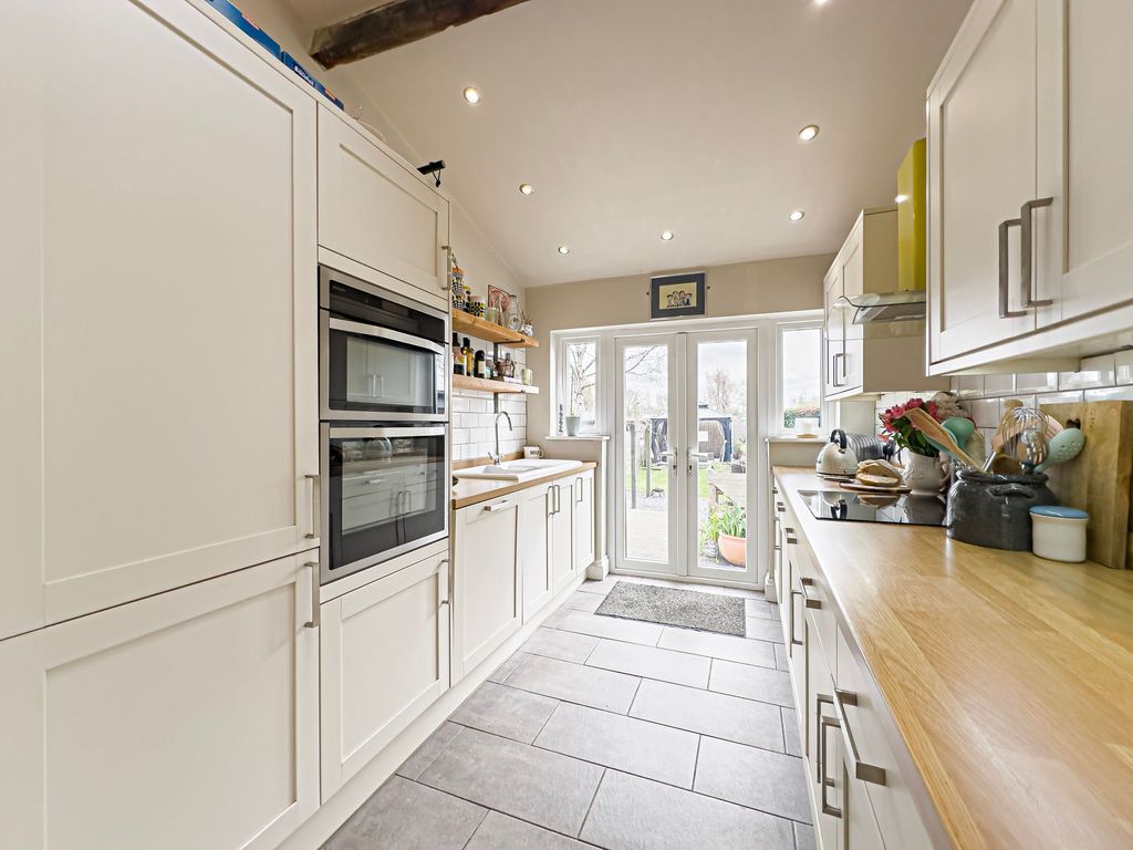 Property photo 2 of 34