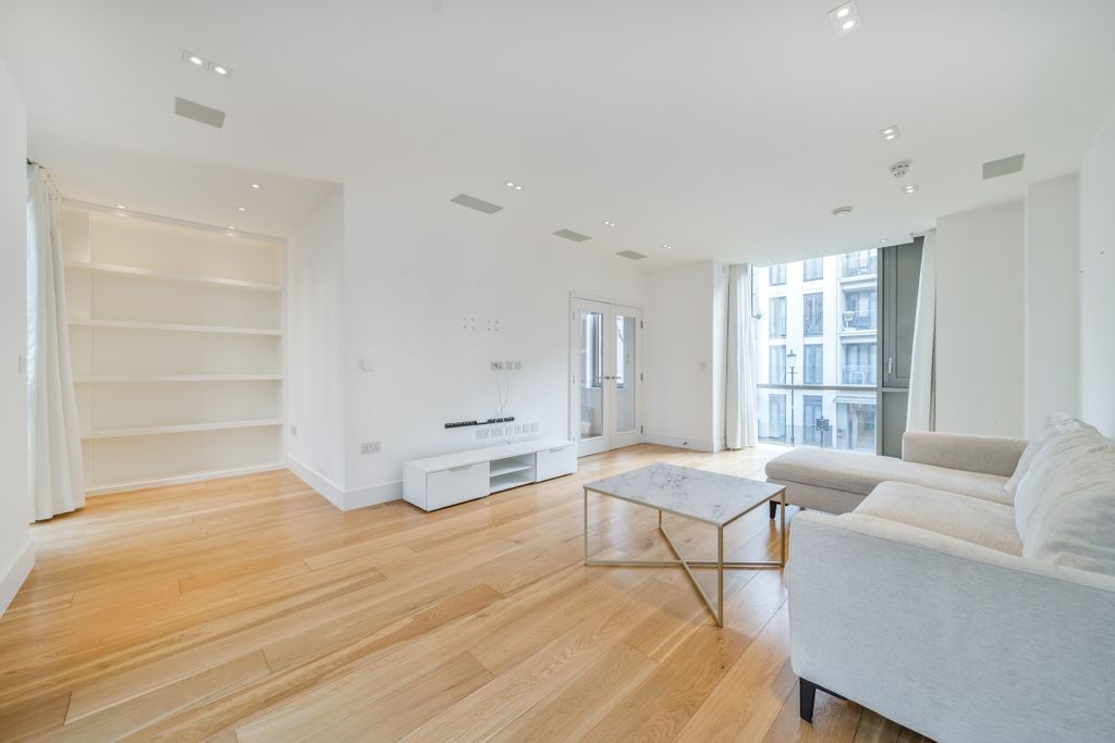 Property photo 1 of 14 Living Room