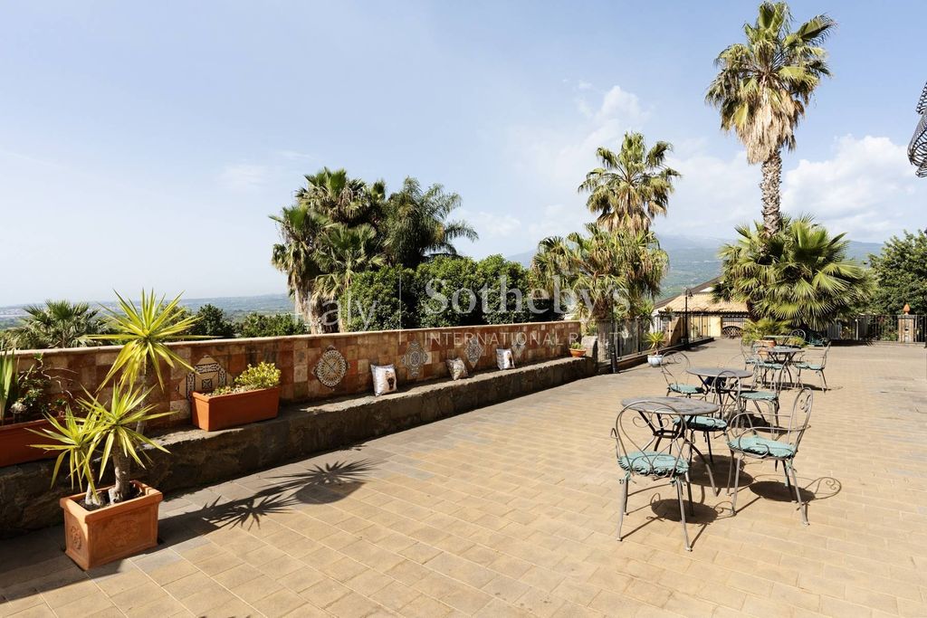 Property photo 3 of 32