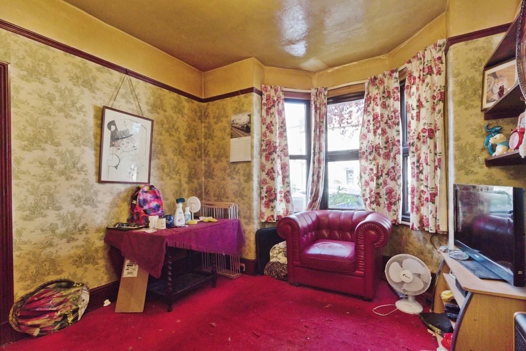 Property photo 3 of 18 Pbox-Img.Jpg