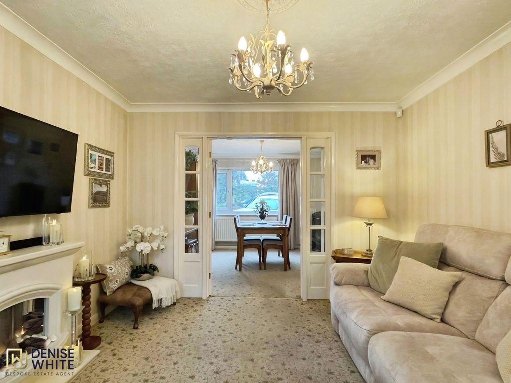 Property photo 3 of 40 Living Room