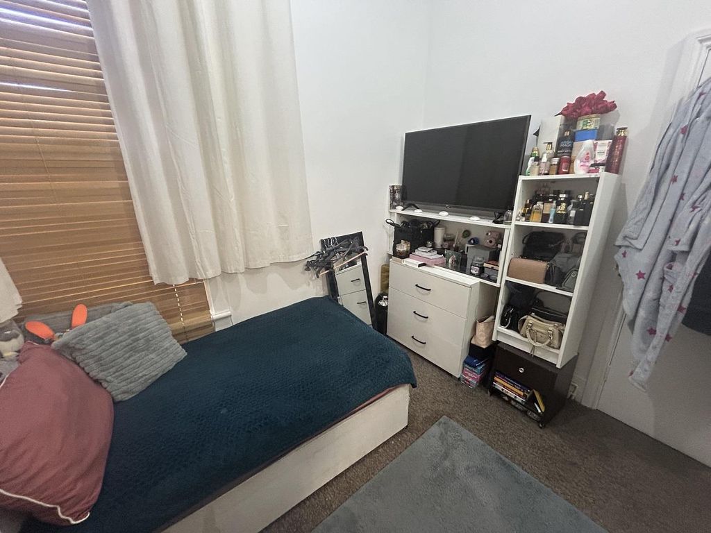 Property photo 1 of 4