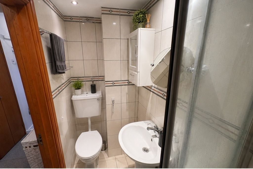 Property photo 3 of 7 Gallery