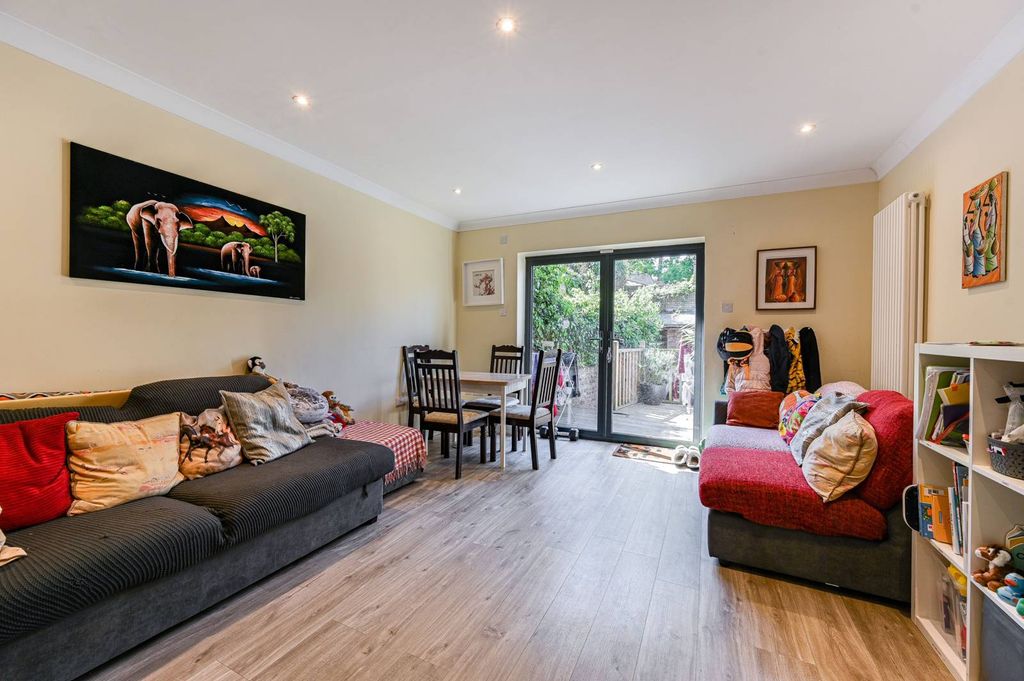 Property photo 2 of 24