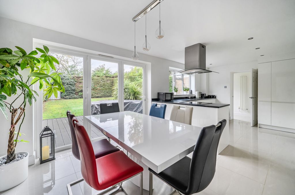 Property photo 3 of 21 1382843-10-691c57...