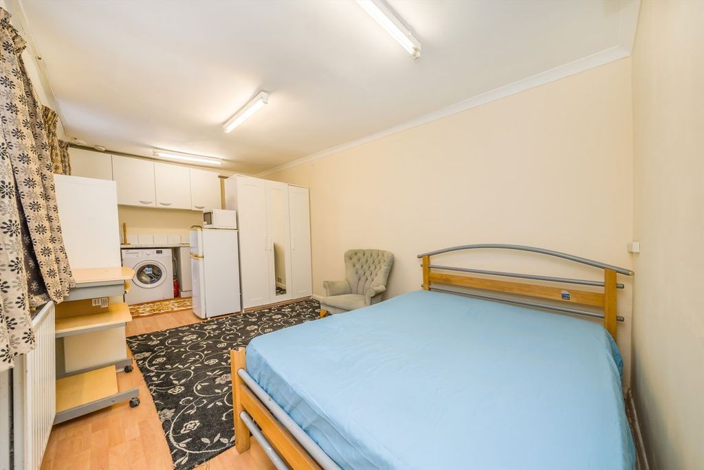Property photo 2 of 3