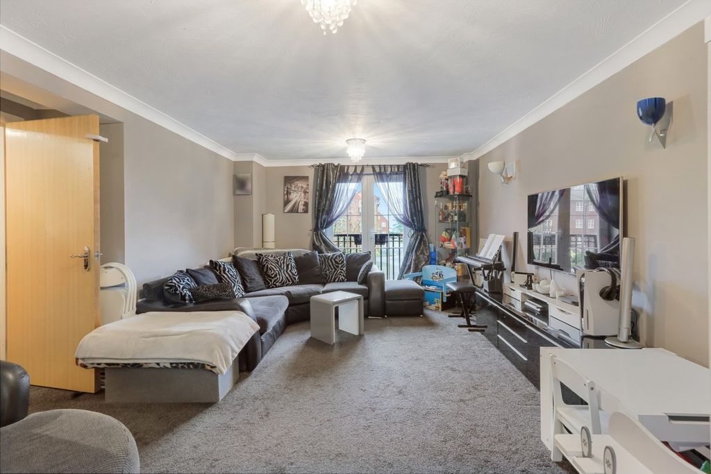 Property photo 3 of 18