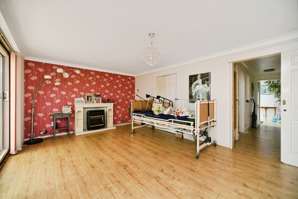 Property photo 3 of 16