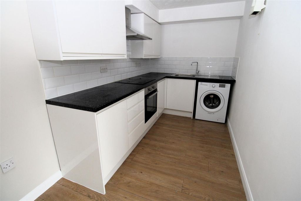 Property photo 2 of 10 Kitchen.Jpg