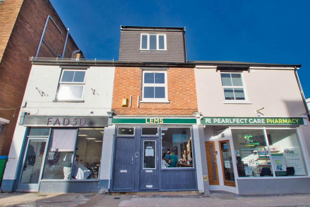 Property photo 1 of 10 Cambridge Street, Aylesbury