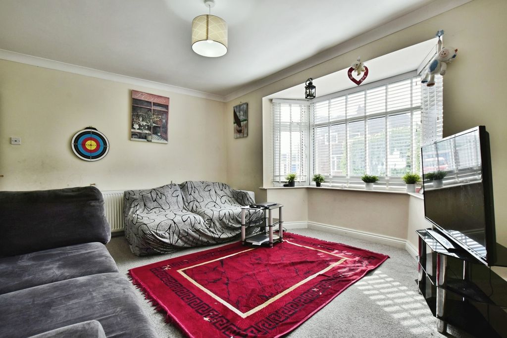Property photo 3 of 27 Pbox-Img.Jpg