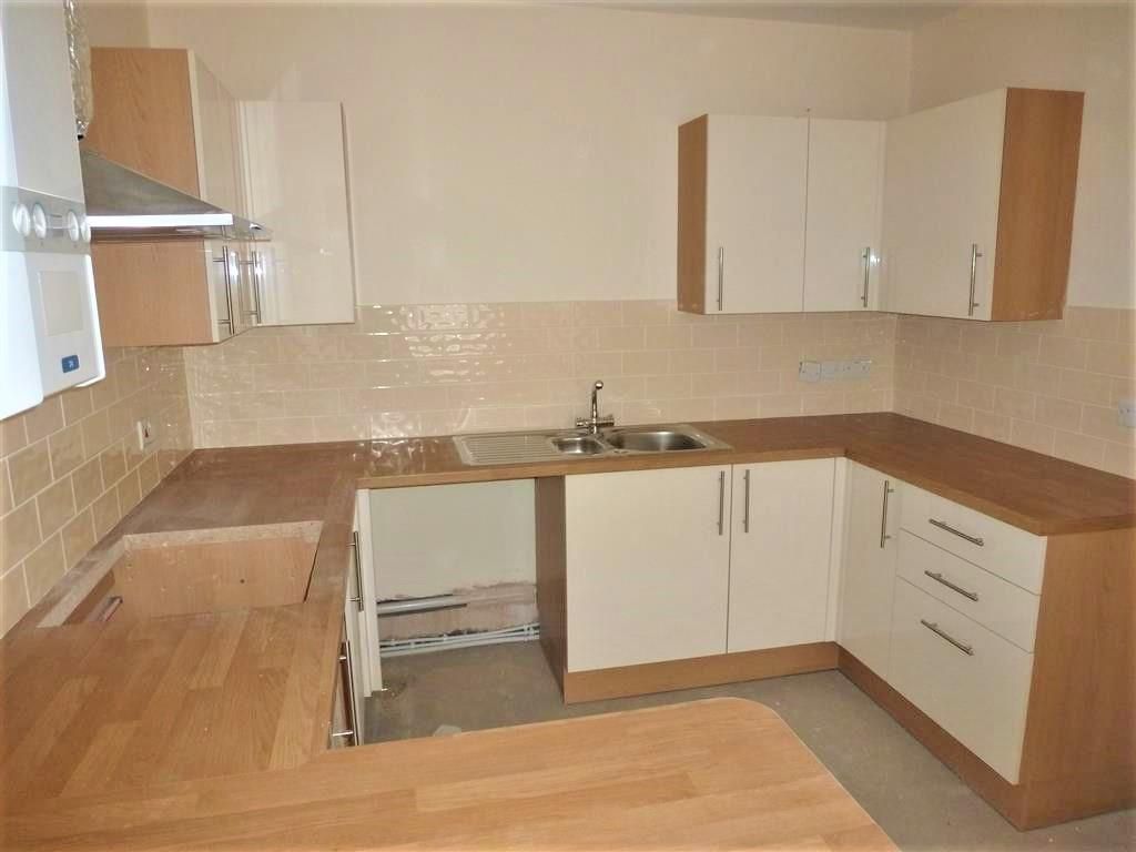 Property photo 1 of 4 Kitchen