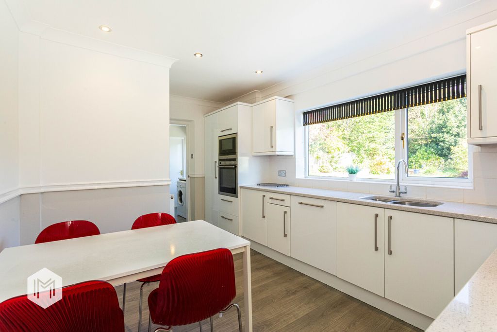 Property photo 3 of 32 Picture No. 01