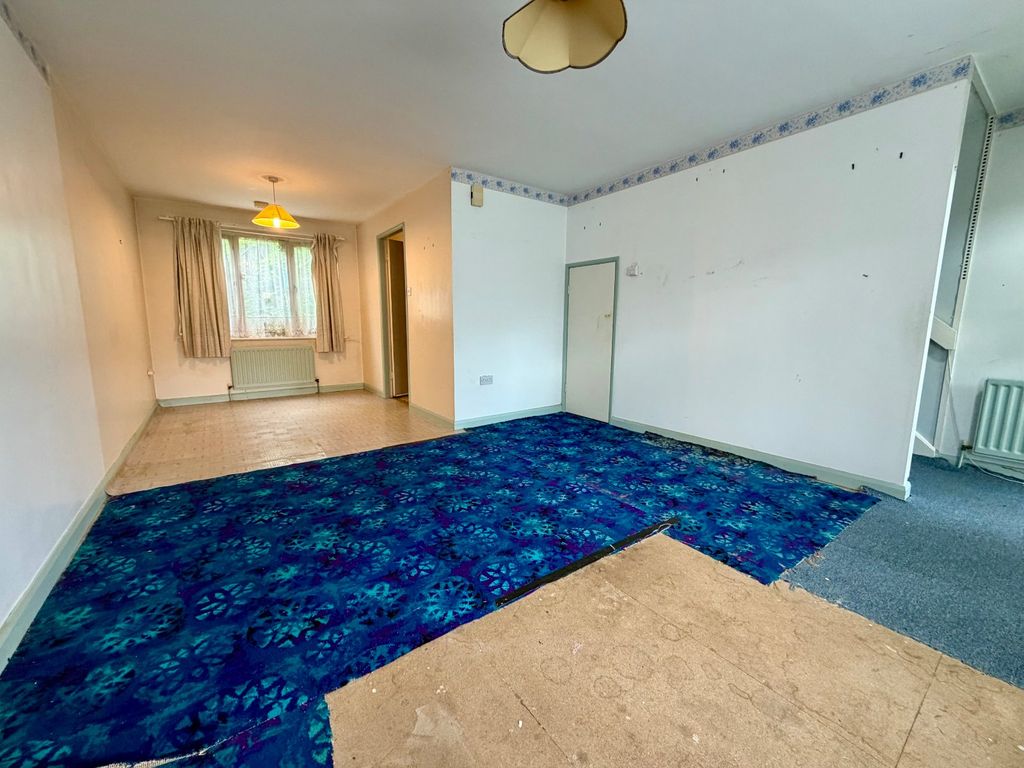Property photo 3 of 10 Living/Dining Area