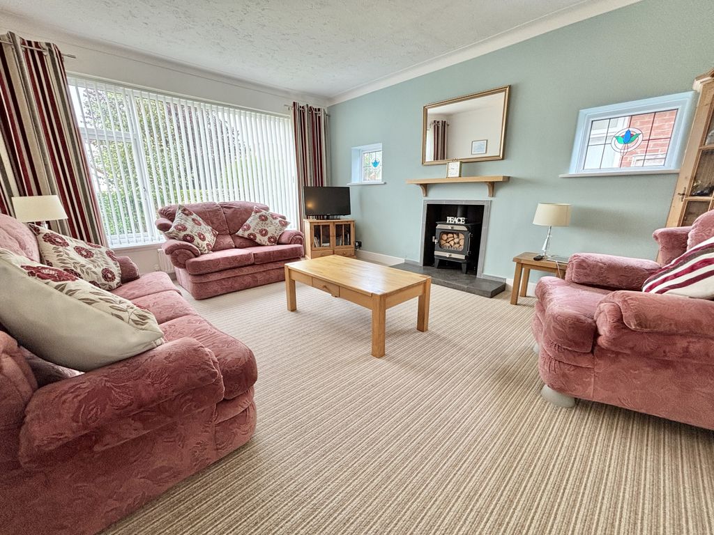 Property photo 2 of 32