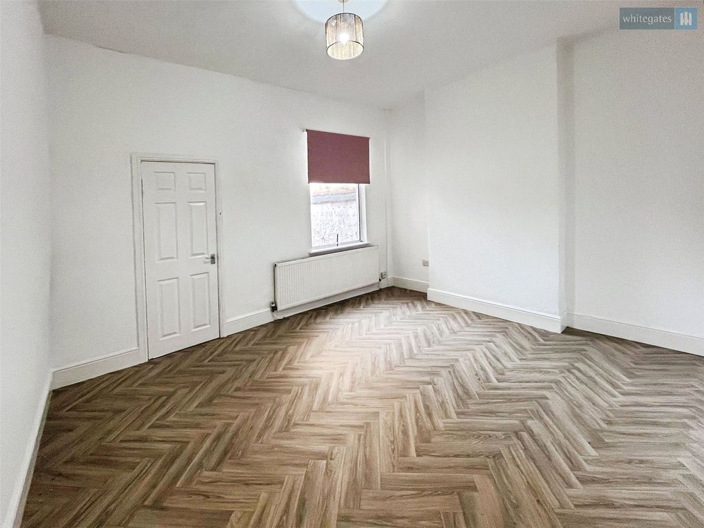 Property photo 3 of 11 Picture No. 16