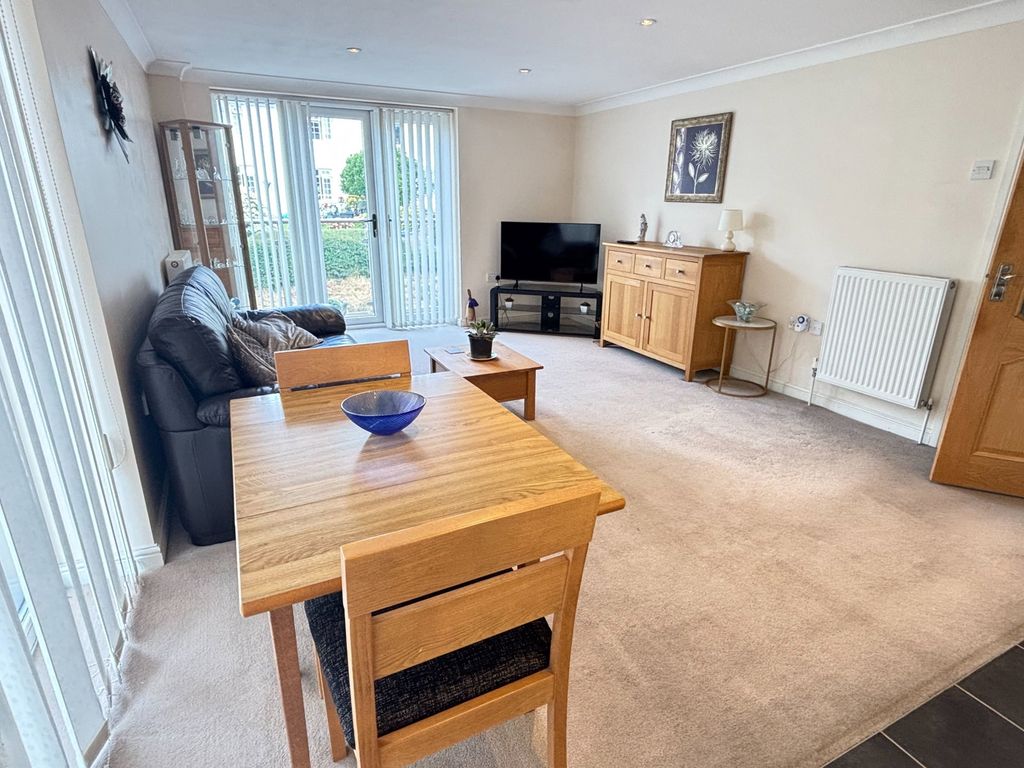 Property photo 3 of 20
