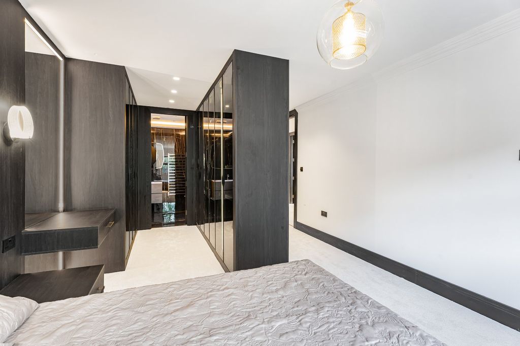 Additional image 26 of 5 bed detached house for salePipers Green Lane, Edgware HA8