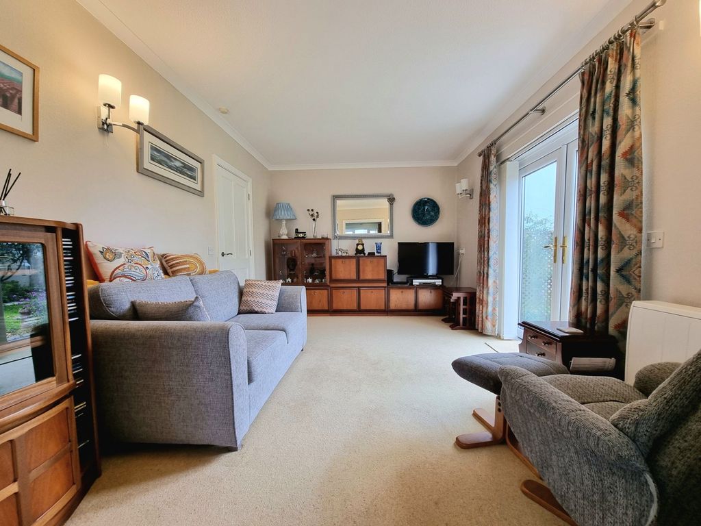 Property photo 2 of 34