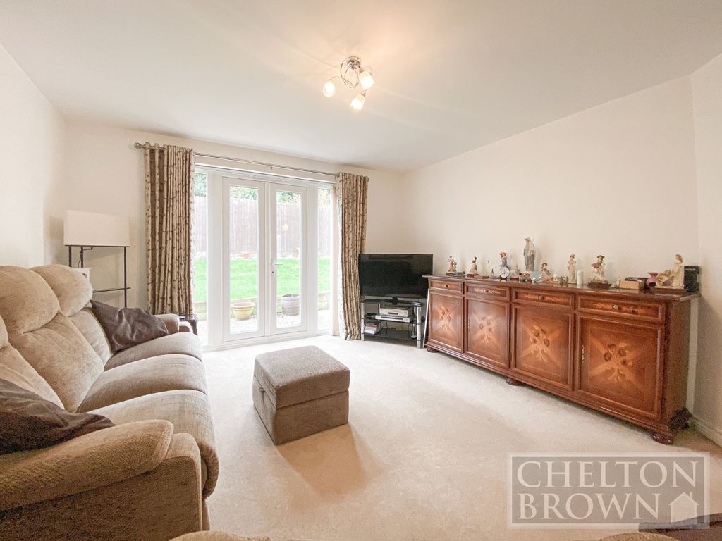 Property photo 3 of 41 Lounge