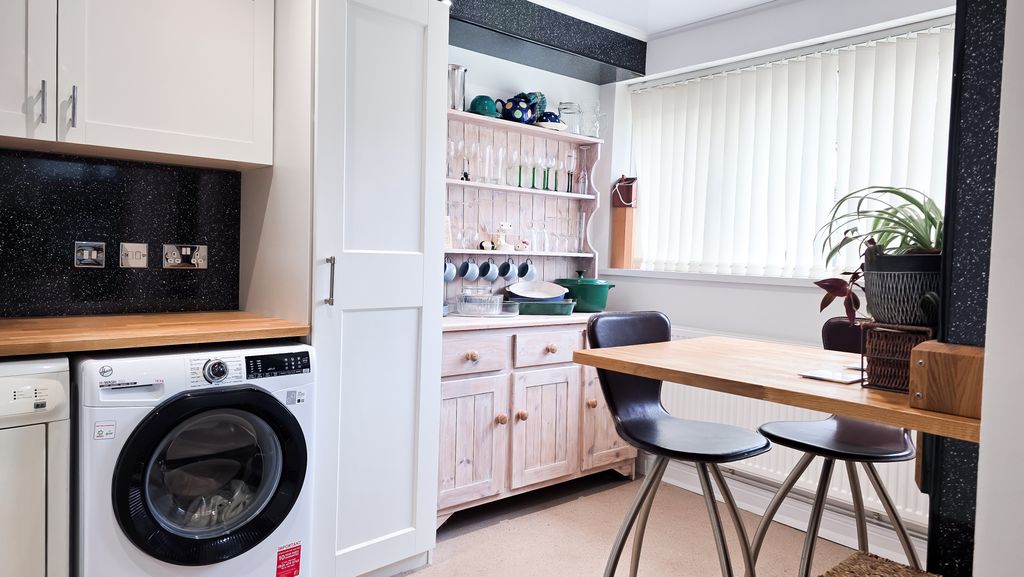 Property photo 3 of 28