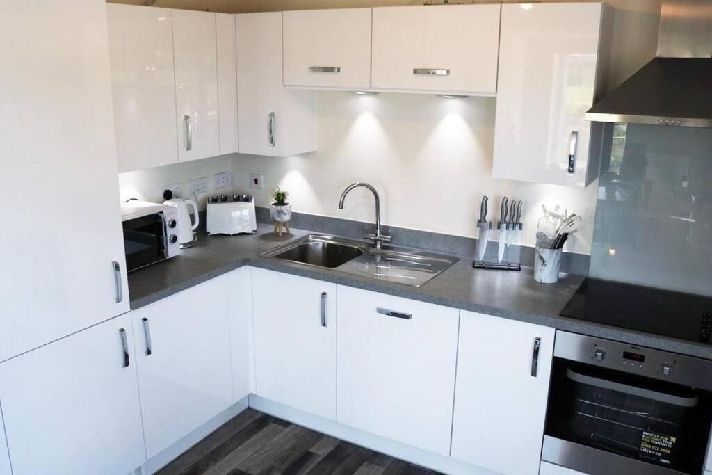 Property photo 2 of 5 Kitchen