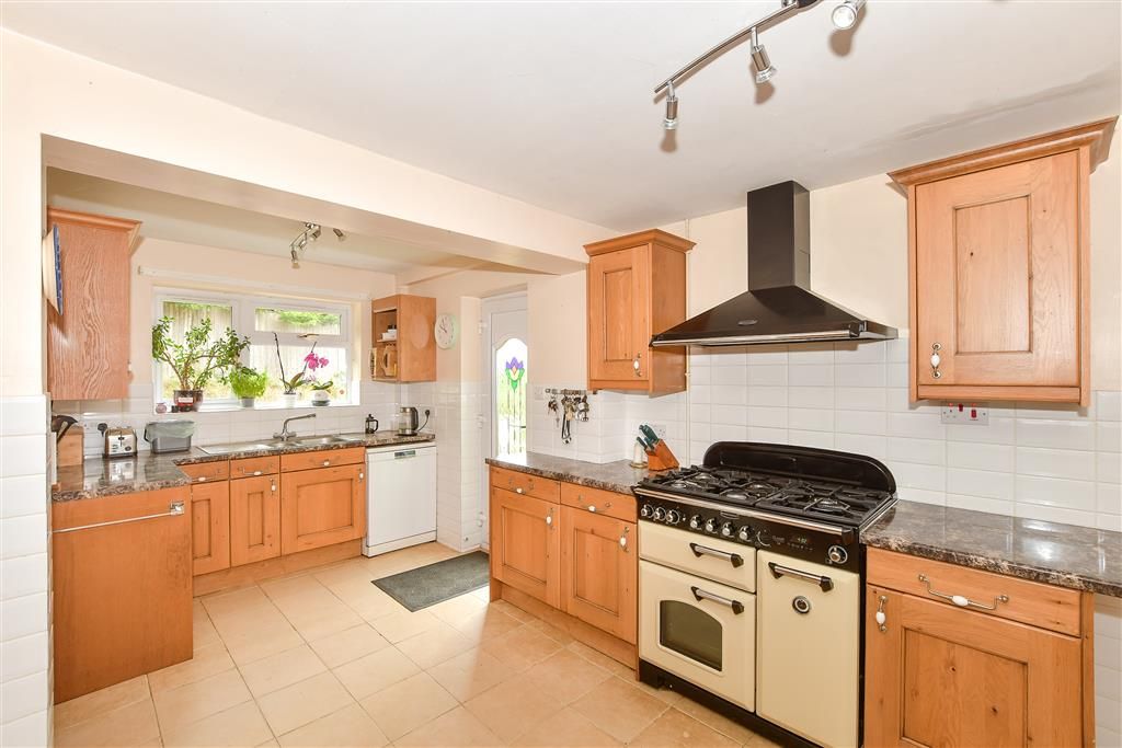 Property photo 3 of 15 Kitchen
