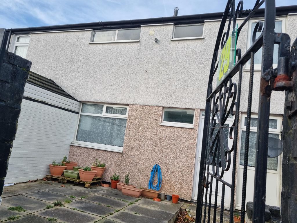 Property photo 2 of 20 Front