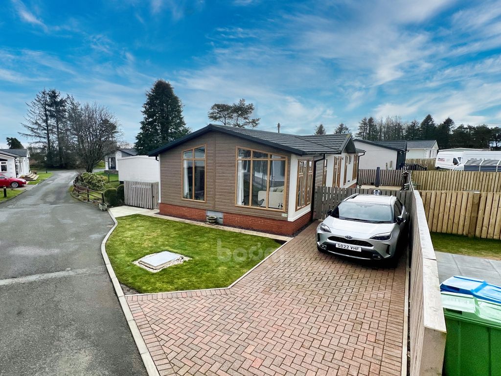 Property photo 3 of 27 53B2E6A8-663C-4F71-A4E8-81Abf0E9A46D
