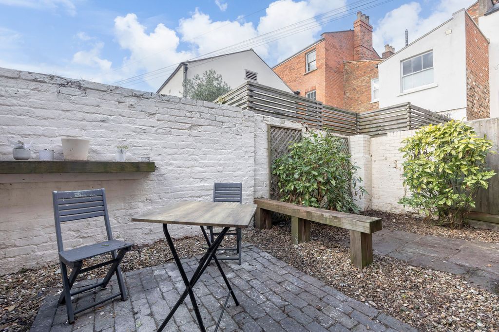 Property photo 1 of 8 St Georges-02