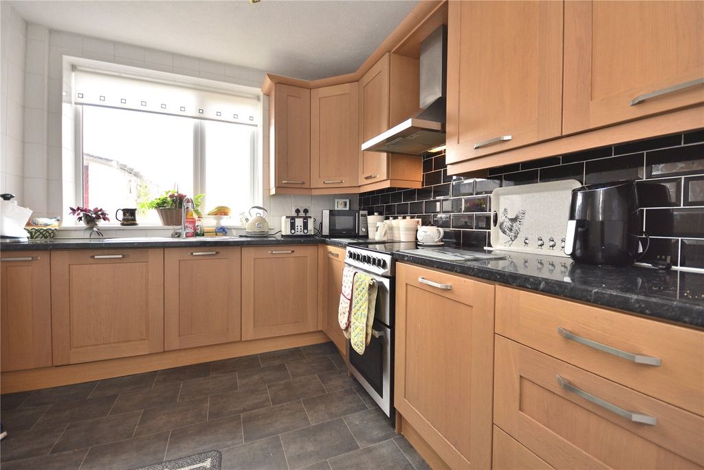 Property photo 3 of 17 Picture No. 15