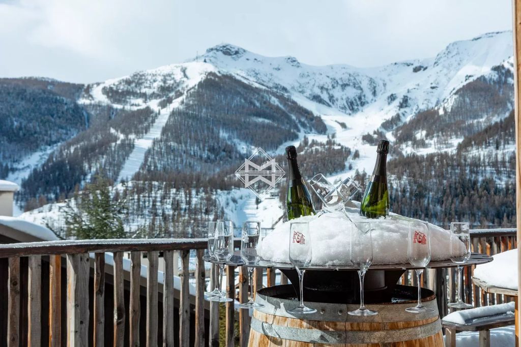 Property photo 2 of 9