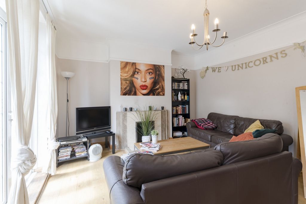 Property photo 3 of 14 Photo 5