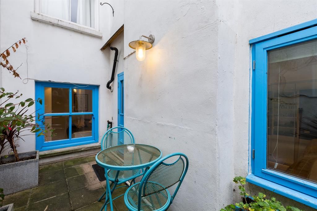 Property photo 3 of 15 Patio Garden