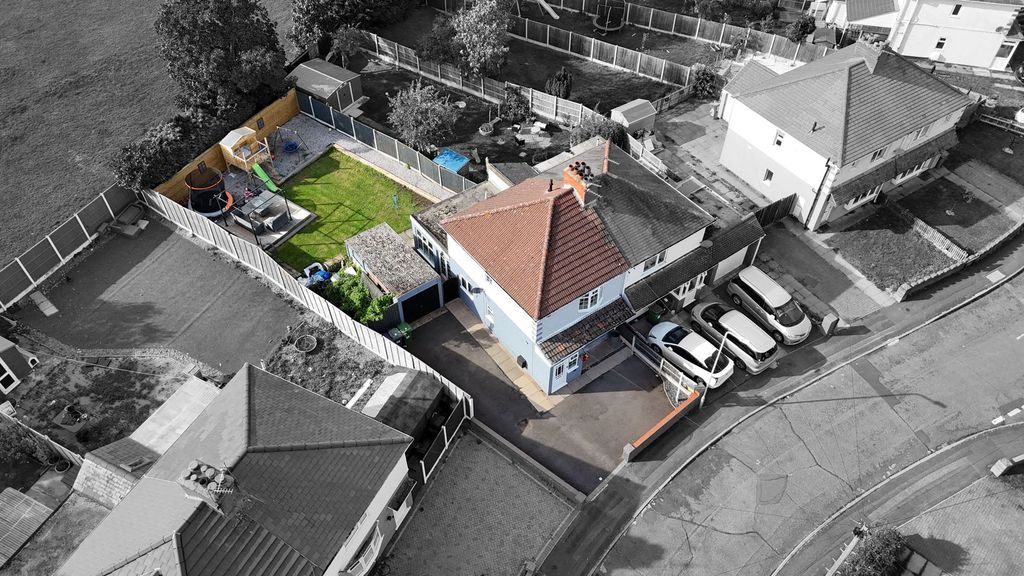 Property photo 1 of 32
