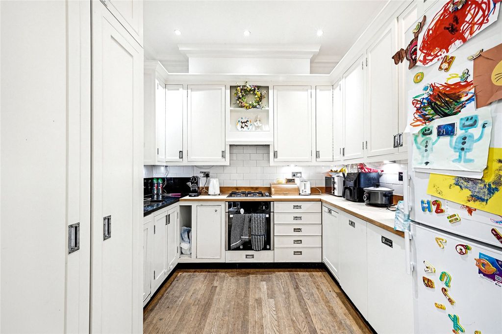 Property photo 2 of 14 Kitchen