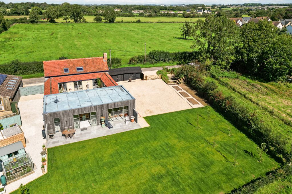 Property photo 1 of 23