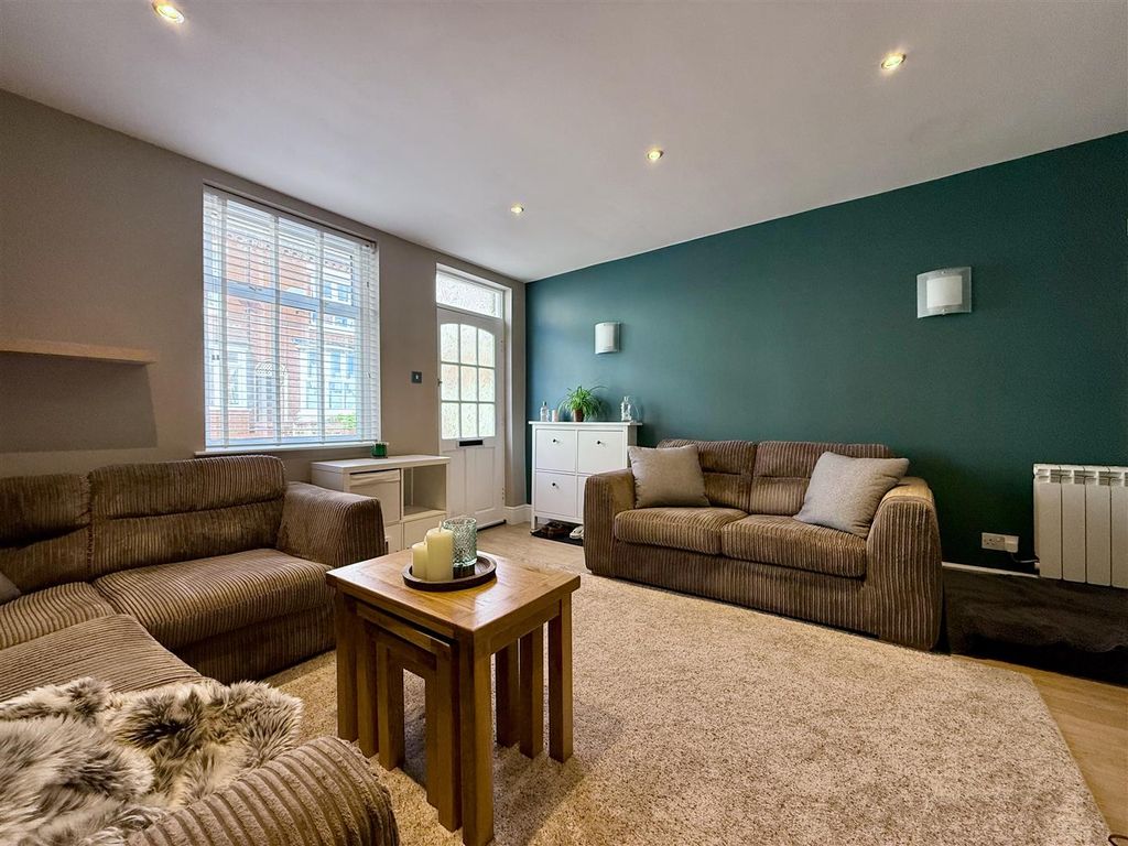 Property photo 2 of 17 2