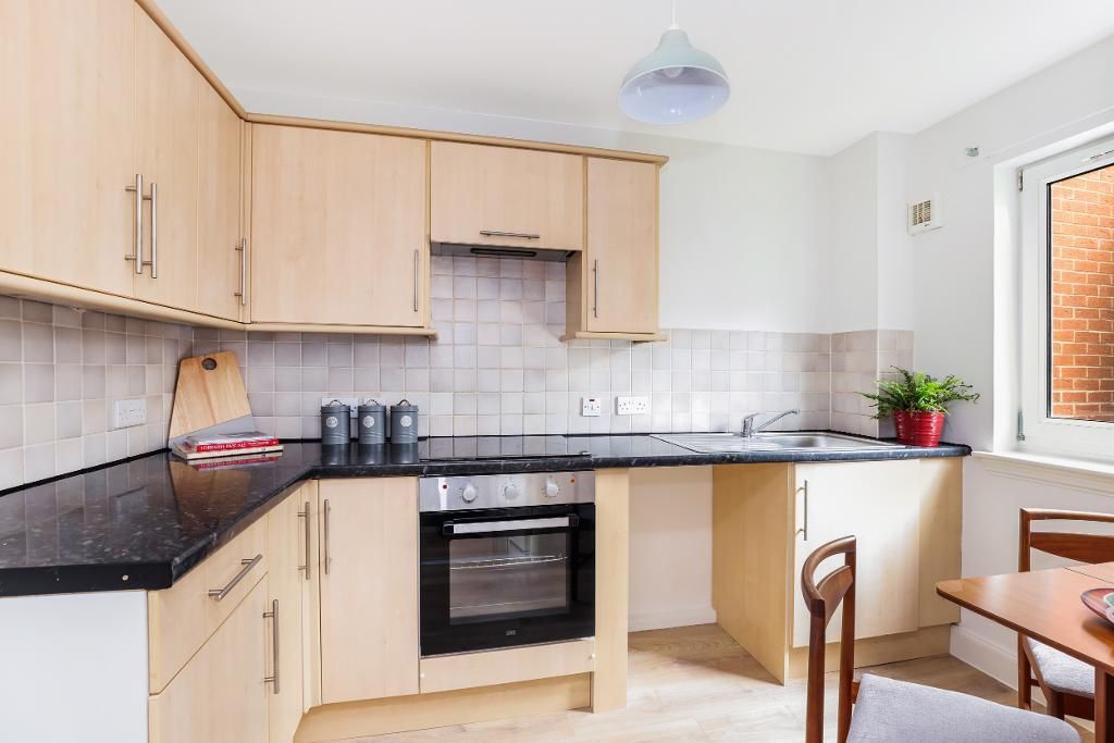 Property photo 3 of 18 Kitchen