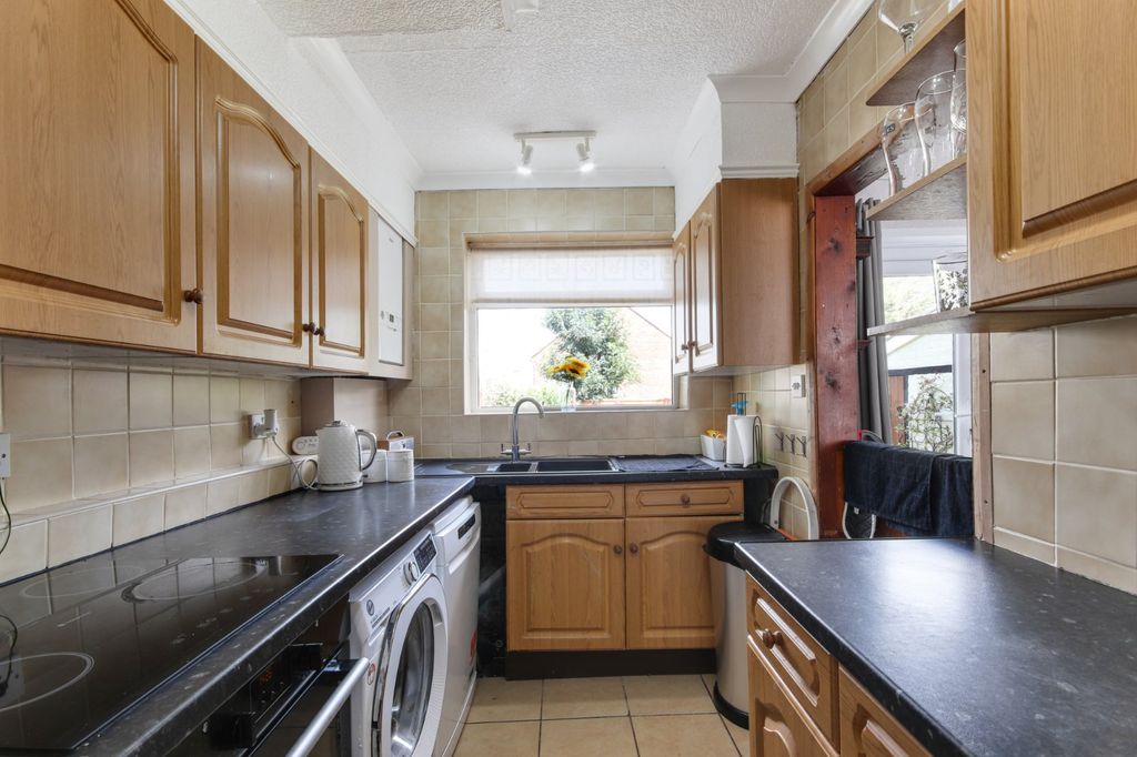 Property photo 2 of 14 Kitchen